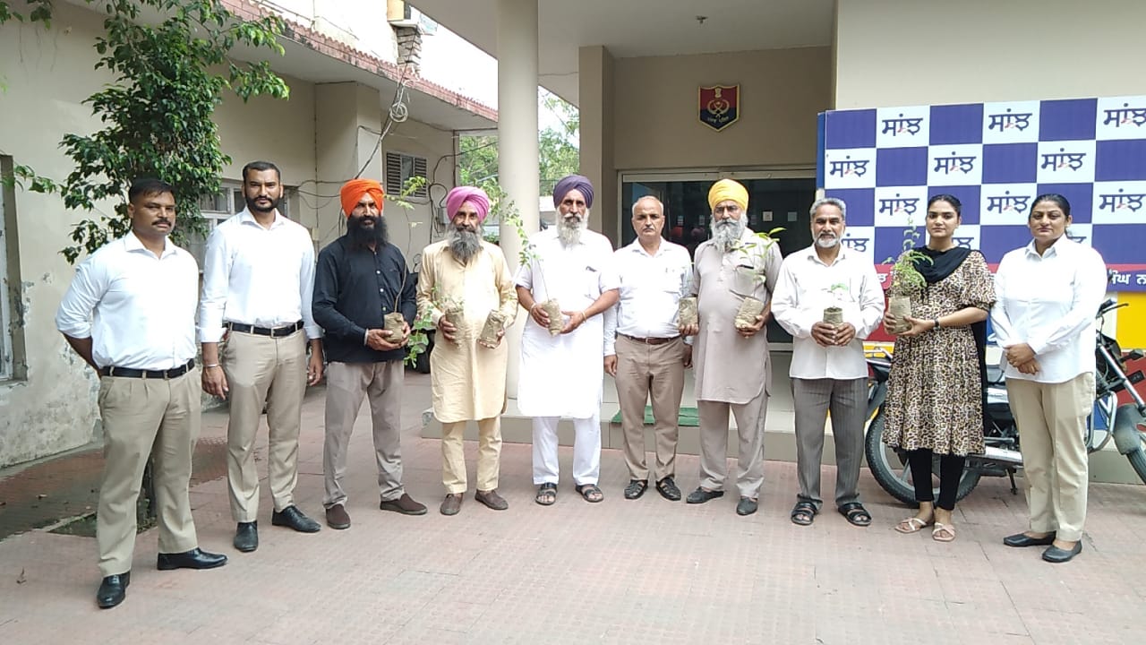 Sanjh Kendra Nawanshahr distributed saplings.